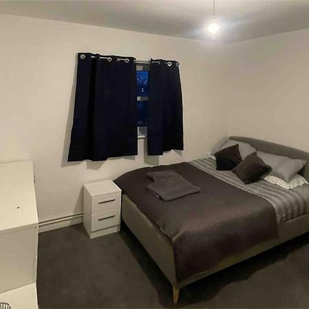 Lovely Spacious Entire 1 Bedroom Apartment - New Management London Bagian luar foto